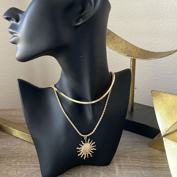 Gold Sun Pendant Necklace N1008 - Picture 4 of 4